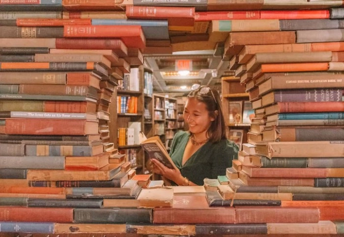 Novel One-Liners for Bookworms