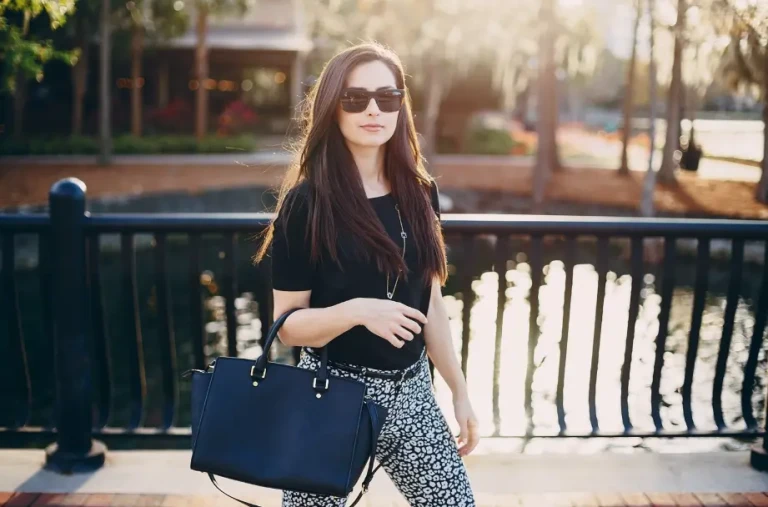 5 Easy Ways to Style Designer Bags for Any Occasion Screenshot_31