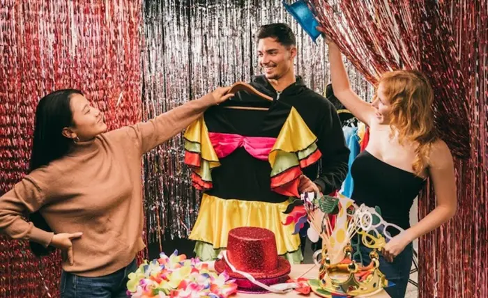 Dressing for a Theme Party When You Hate Theme Parties Screenshot_6