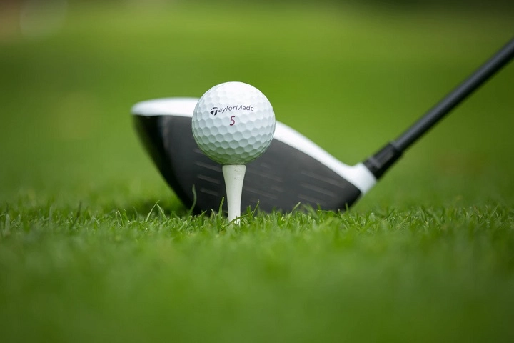 Golf Puns One-Liners: Tee-rific, Par-fectly Funny and Hole in One Humor golf puns one liners