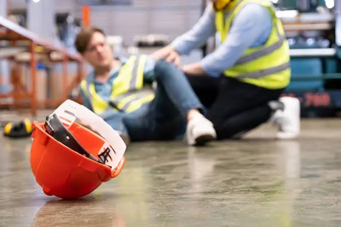 Illinois Workers’ Comp vs. Personal Injury: When Can You Sue a Third Party? images